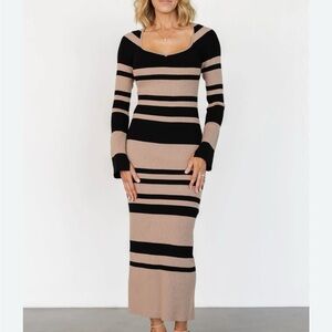 $59 NWT Gilli Black and Tan Ribbed Bodycon Sweater Dress. Medium